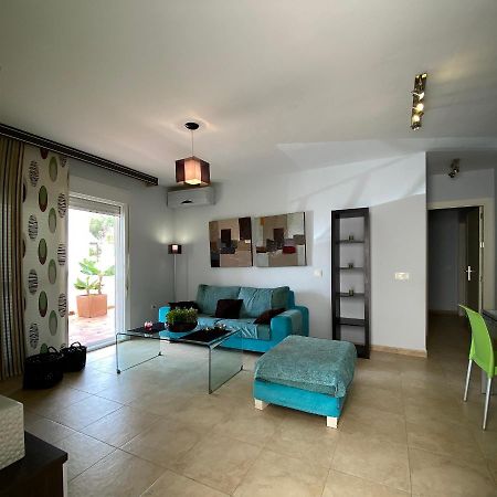 Residencial Oasis Apartment Мохакар Екстериор снимка